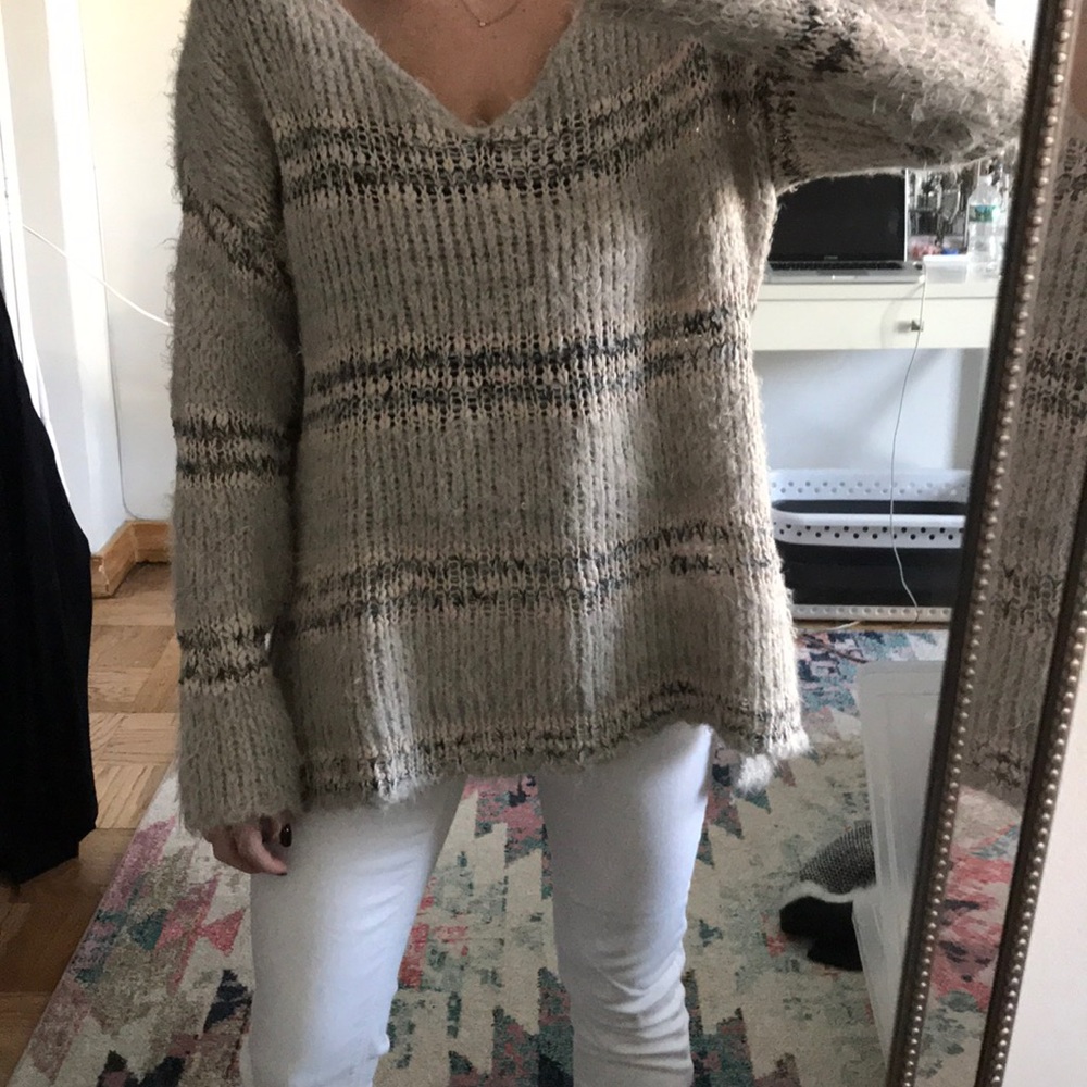 Sweater - Picture 6 of 6
